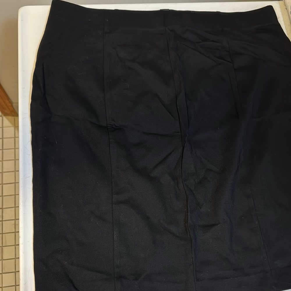 All black midi skirt, stretch, size 16 - Picture 2 of 3